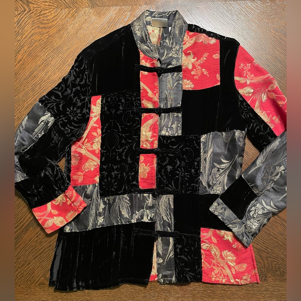 Vintage Chico’s red and black velvet gold embroidered Silk cardigan size 0-SM